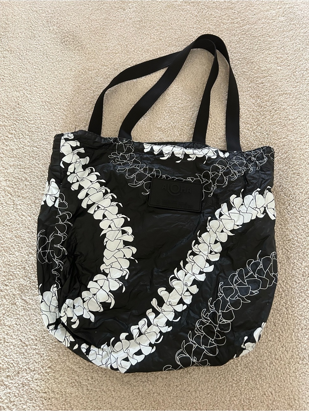 ALOHA Collection Black & White Floral Quilted Tote